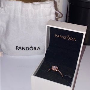 Sparkling Elevated Heart Ring Pandora